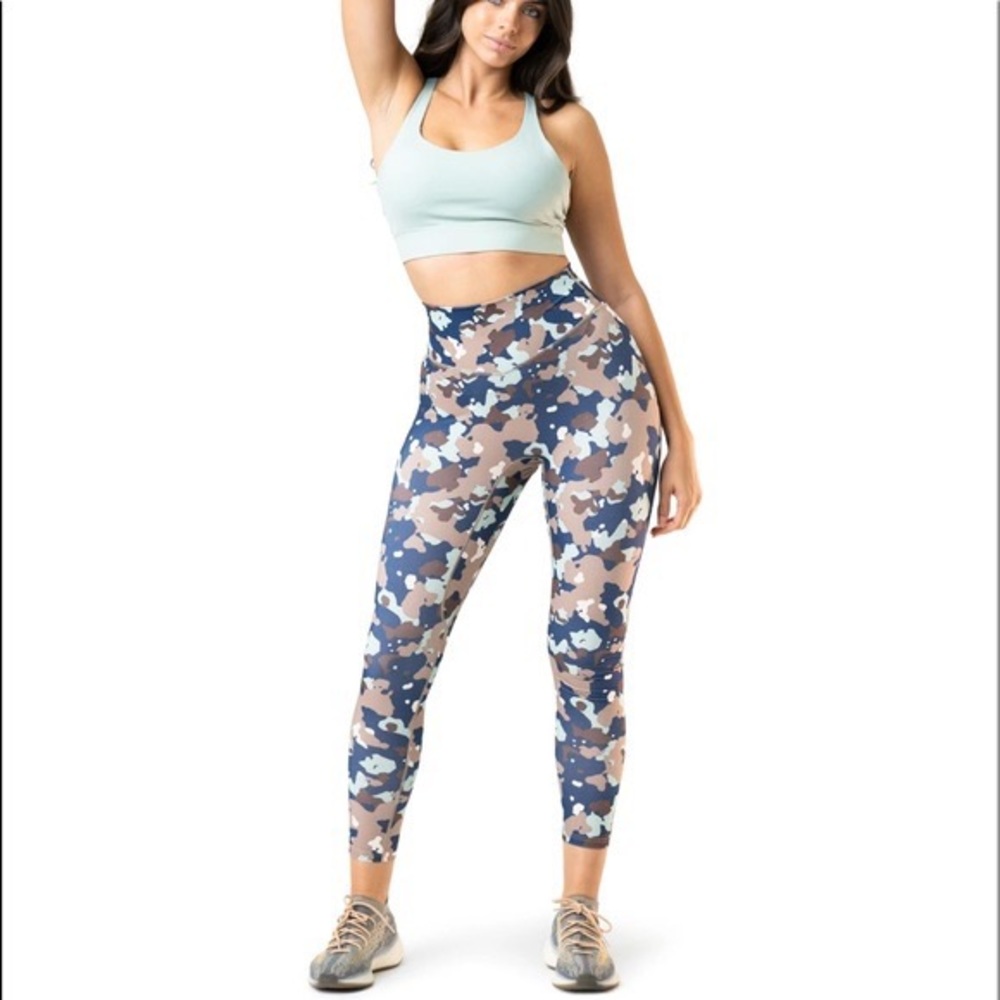 Balance Athletica Outlander Ascend Leggings (Now Vitality)